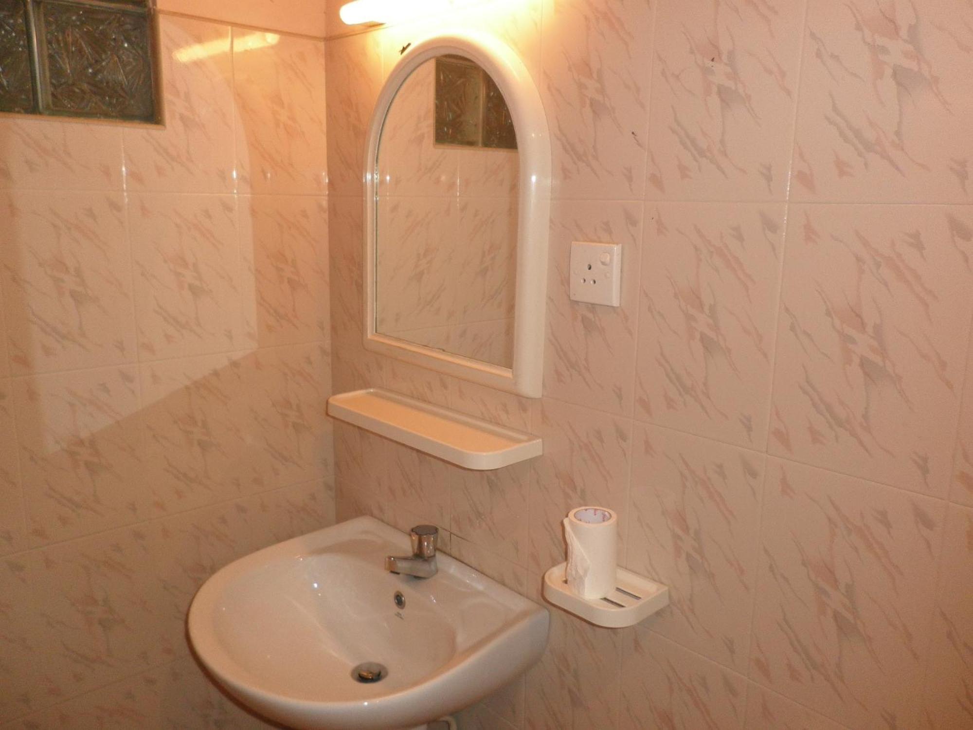 Mccarthy Guesthouse Kandy Bilik gambar